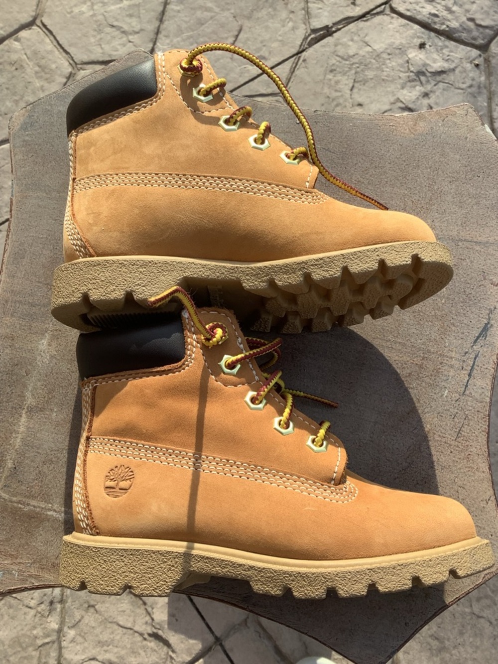 Timberland Kids Wheat Nubuck Lace-Up Boots - Wheat/Tan. US size 9.